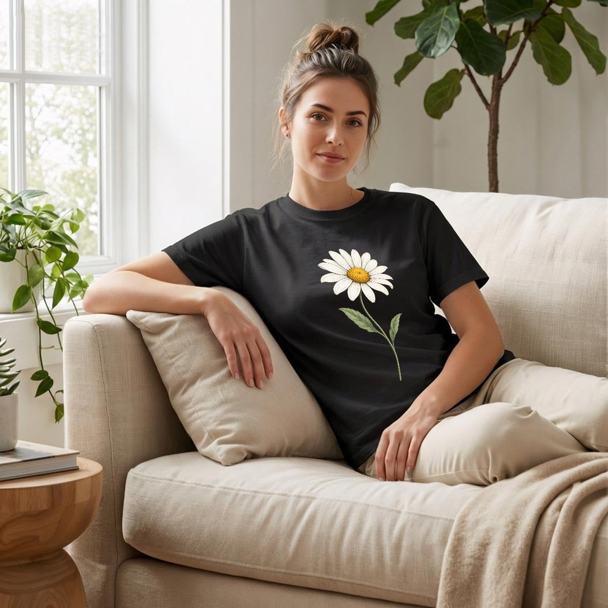 Women’s Daisy Graphic T-Shirt