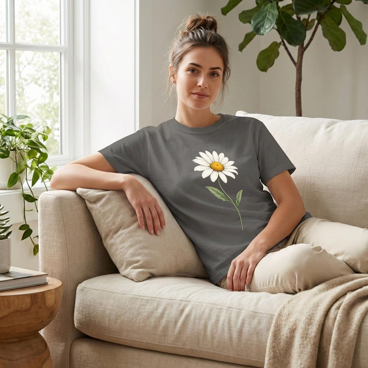 Women’s Daisy Graphic T-Shirt