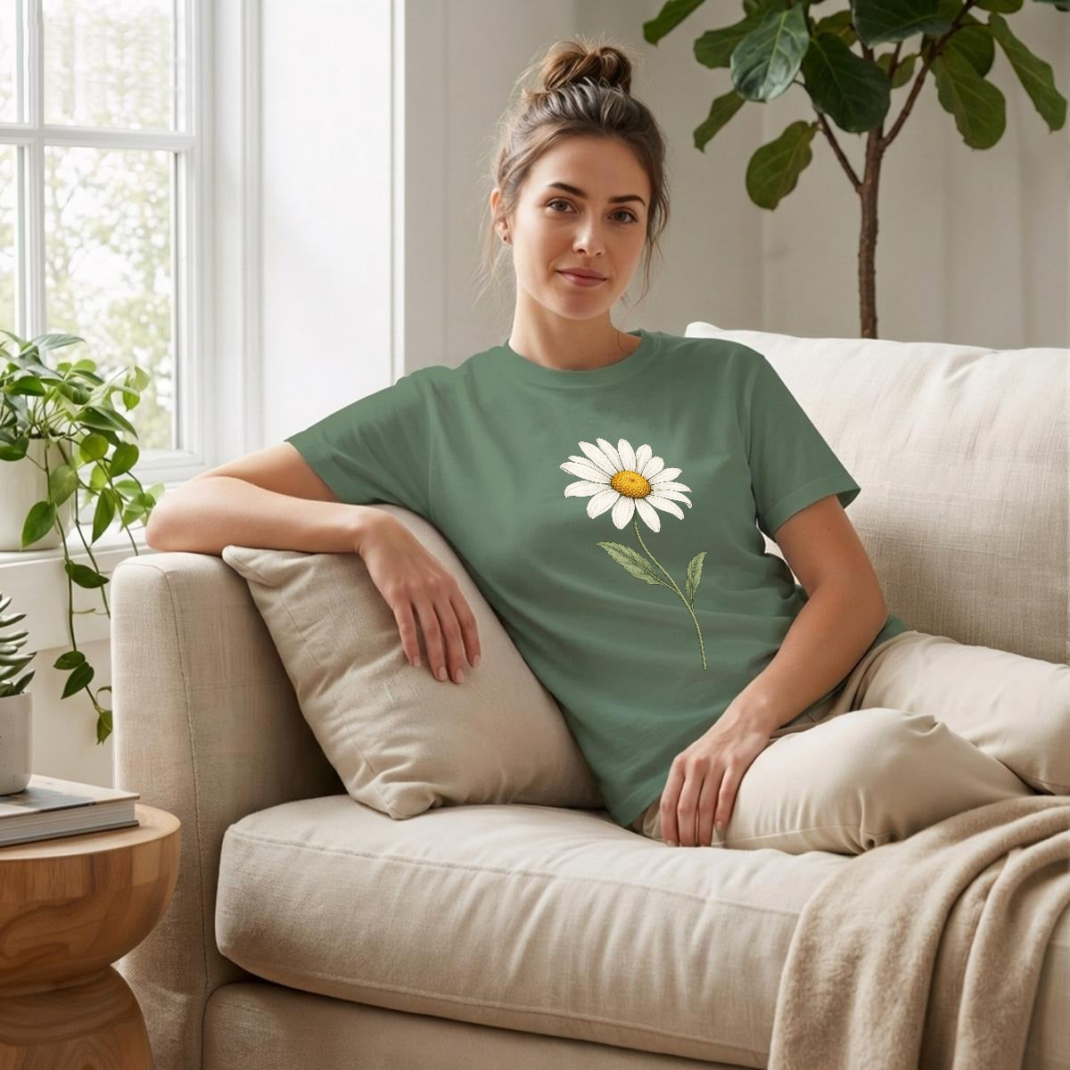 Women’s Daisy Graphic T-Shirt