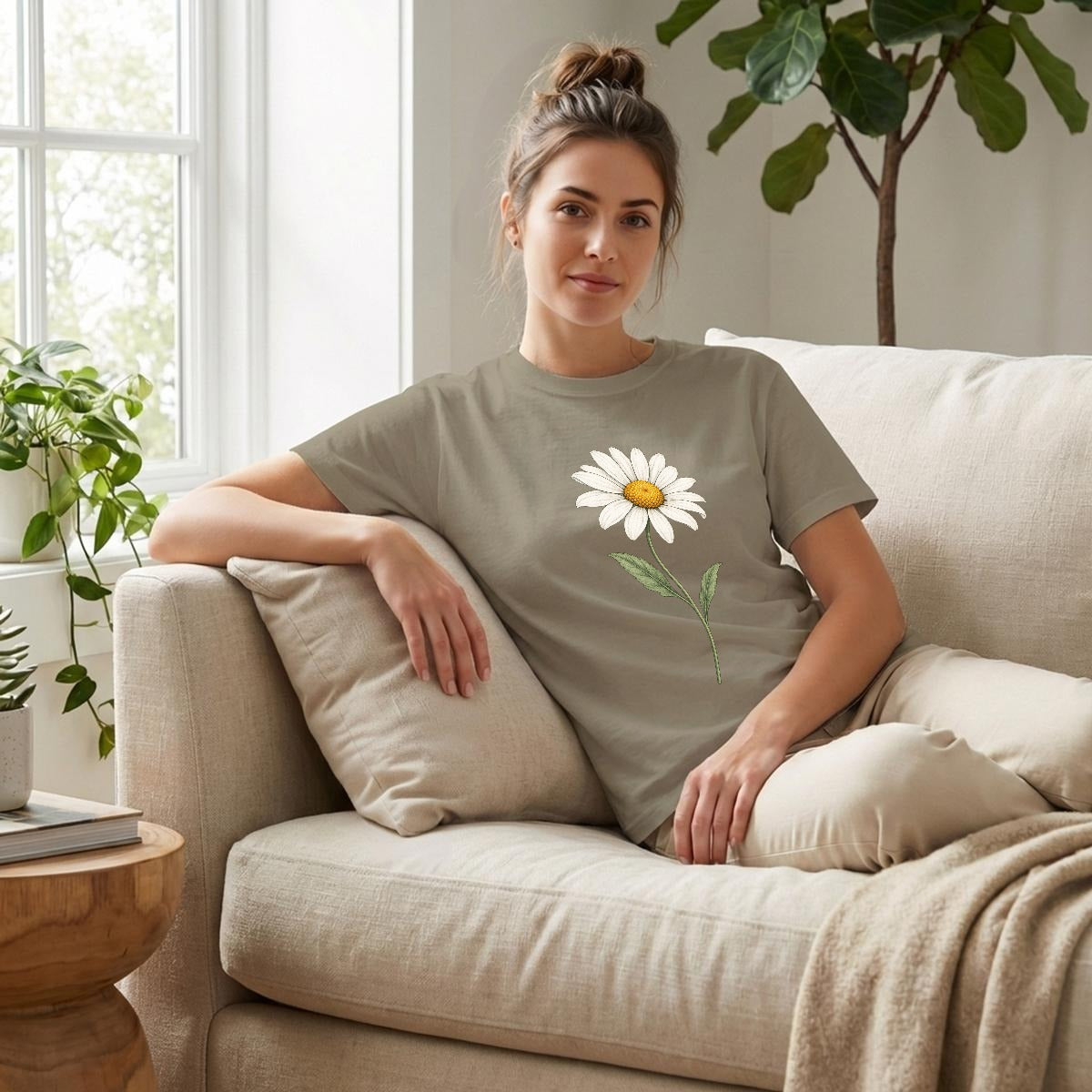 Women’s Daisy Graphic T-Shirt